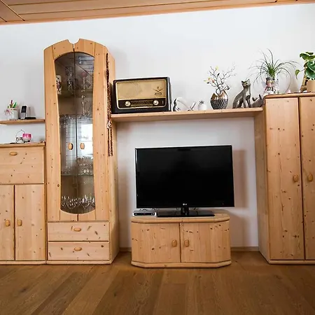 Apartment Mirtei *